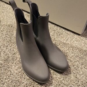 Capelli of New York Women's Gray Heeled Boots
